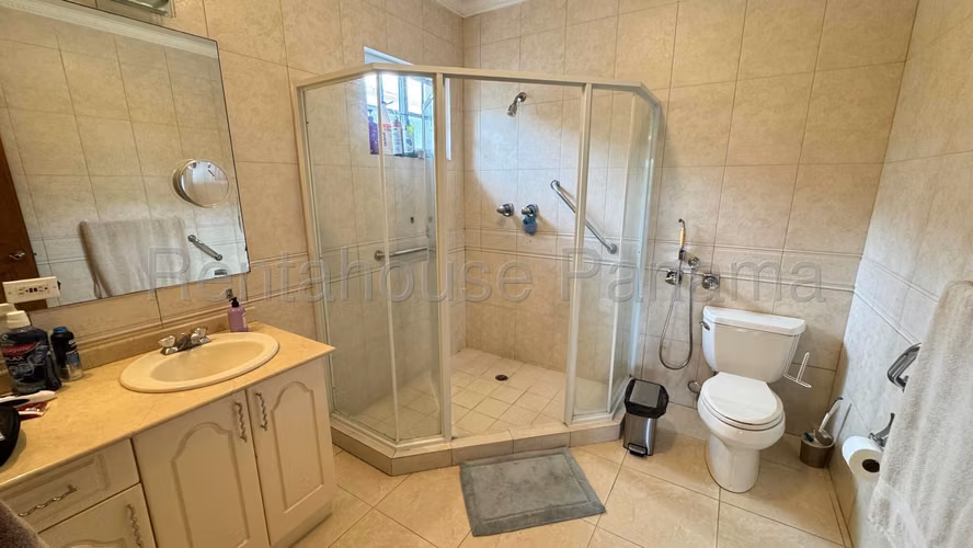 VENTA DE CASA COSTA DEL ESTE GM