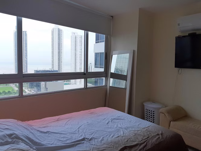 Se Vende Apartamento en Costa del Este VLU27-628
