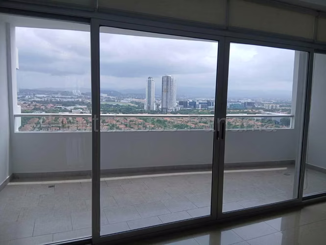 Se Vende Apartamento en Costa del Este VLU27-628
