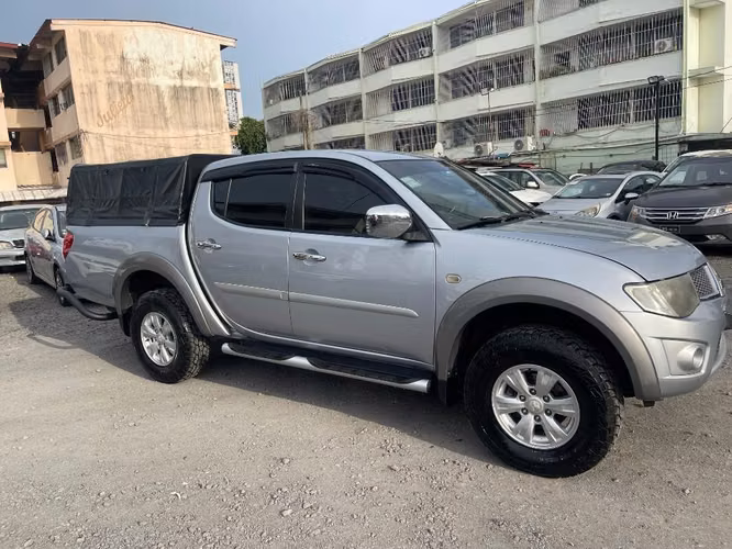MITSUBISHI L MANUAL - Imagen 2