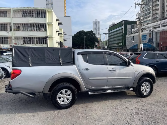 MITSUBISHI L MANUAL - Imagen 3