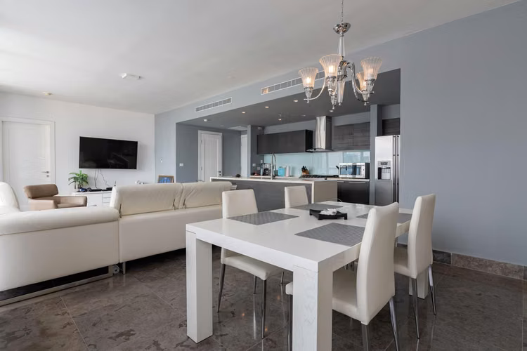 Alquilo Apartamento en Avenida Balboa LC26-122
