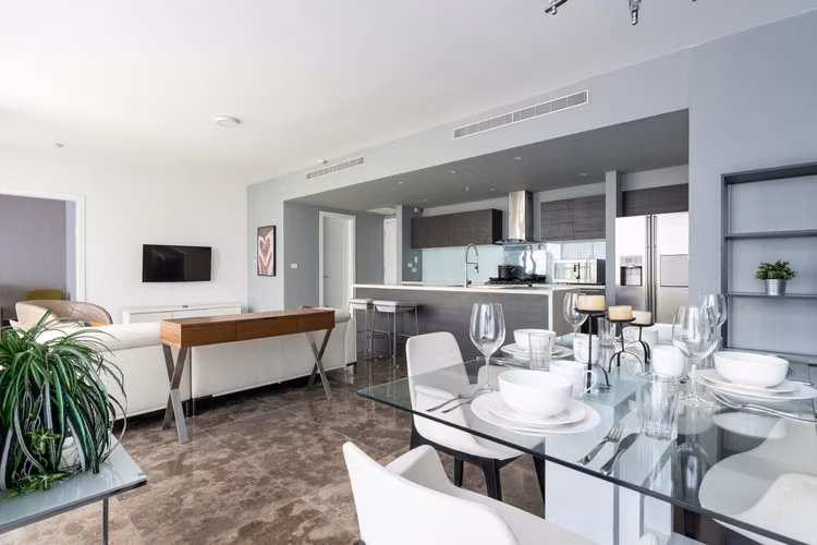 Alquilo Apartamento en Avenida Balboa LC26-124