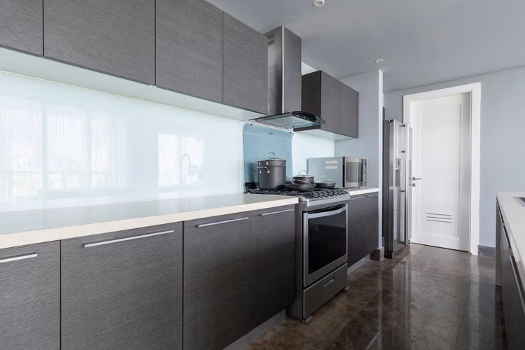 Alquilo Apartamento en Avenida Balboa LC26-124