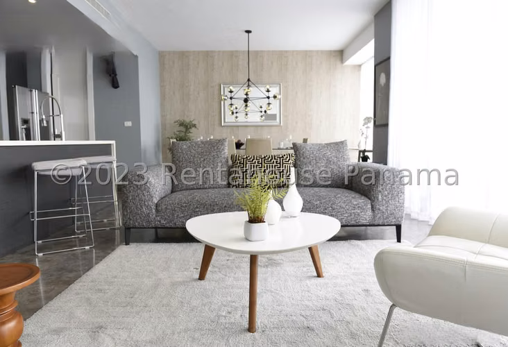 Alquilo Apartamento en Avenida Balboa LC26-132