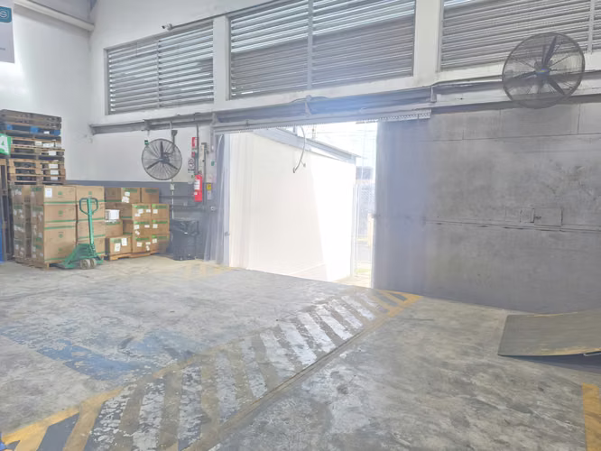 SE VENDE ESPECTACULAR GALERA EN VIA ESPAÑA