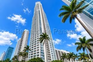 Apartamento en Alquiler en Avenida Balboa PH Rivage VIK 27-534