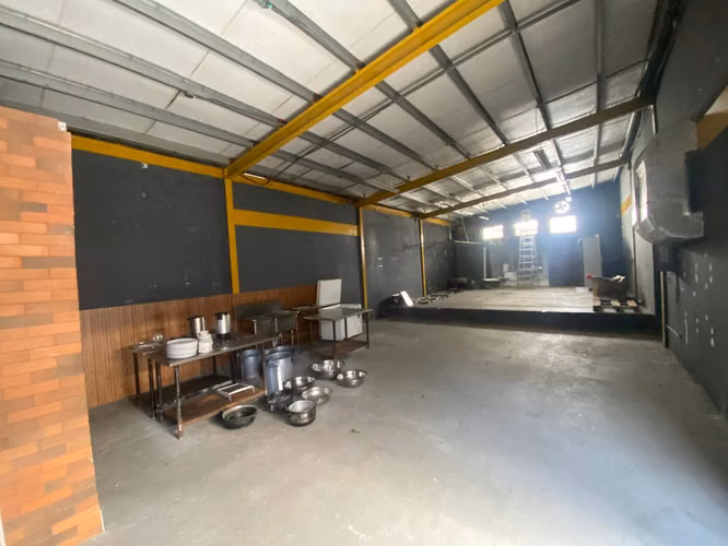 Alquilo local comercial San Francisco