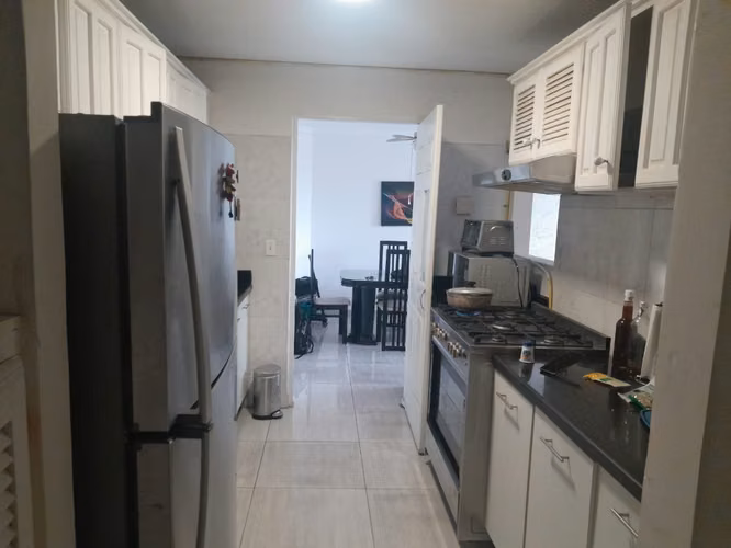 ALQUILO APARTAMENTO AMOBLADO VIA ESPAÑA 2 RECAMARAS 2 BAÑOS 1 PARKING