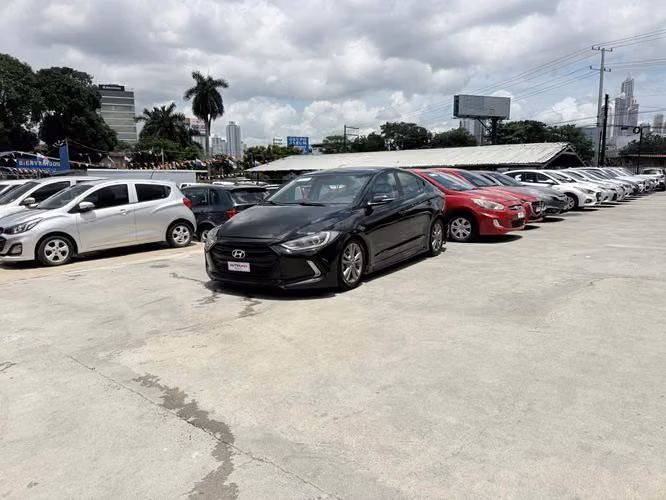 Hyundai Elantra 2017