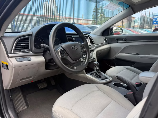 Hyundai Elantra 2017