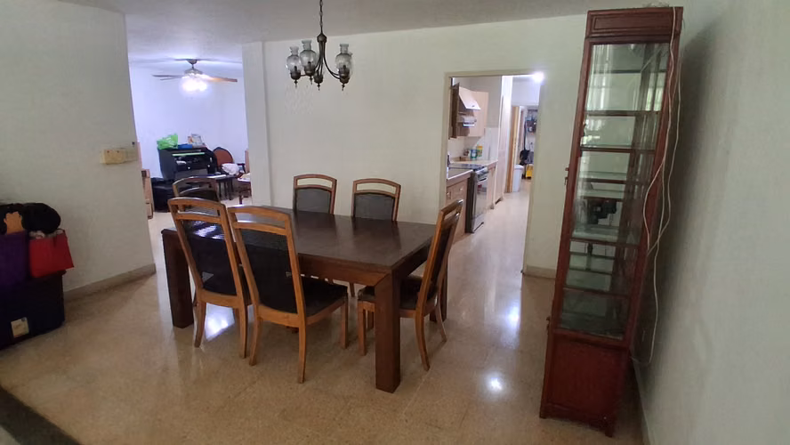 Villa de las Fuentes, 264mts, 3rec, 3.5 banos, $295,000