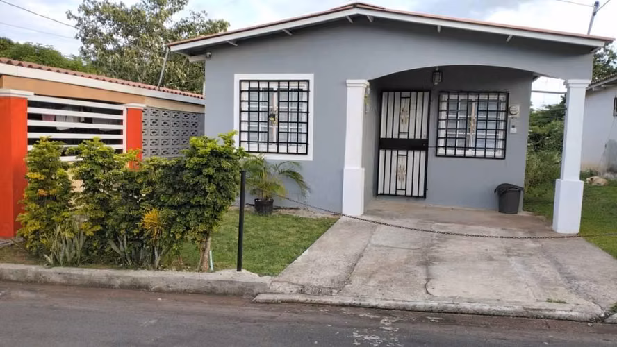 ALQUILO CASA VACÍA EN ALTOS DE LA PRADERA