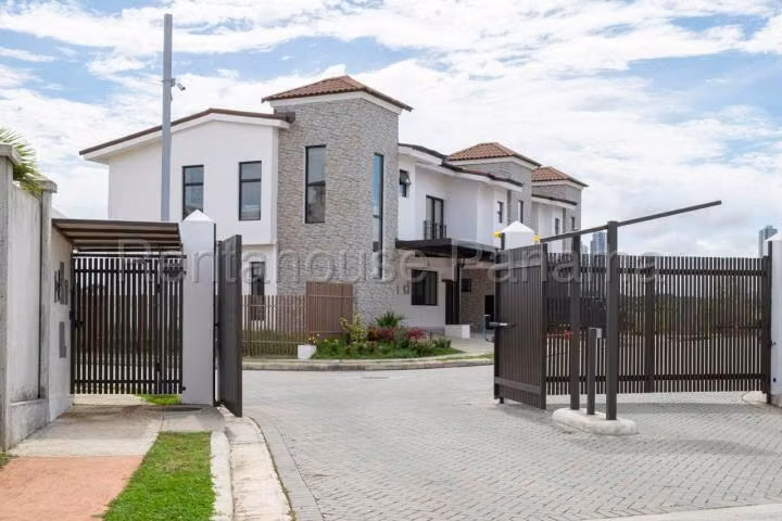 VENTA CASA REMODELADA EN COSTA SUR - YD - Imagen 18