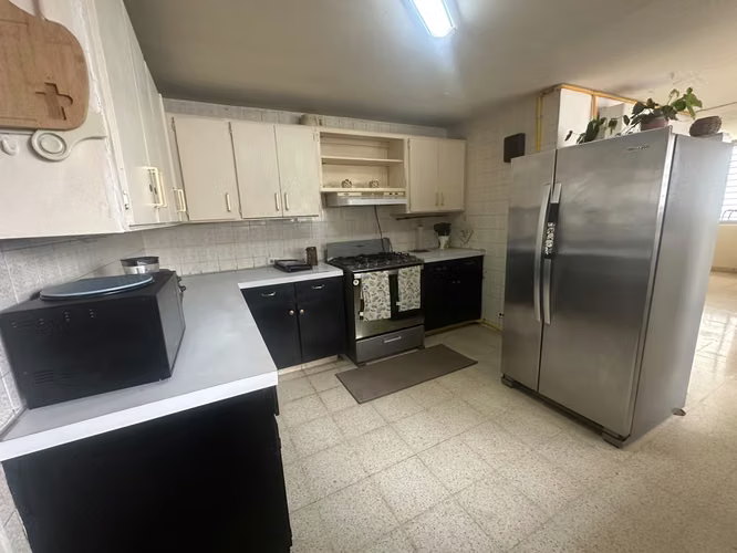 OBARRIO Samuel Lewis  Alquiler o Venta  200 mts2 with balcony