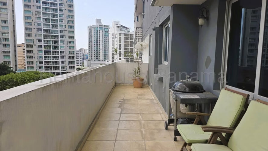 Alquiler de Apartamento en el cangrejo de 145Mts