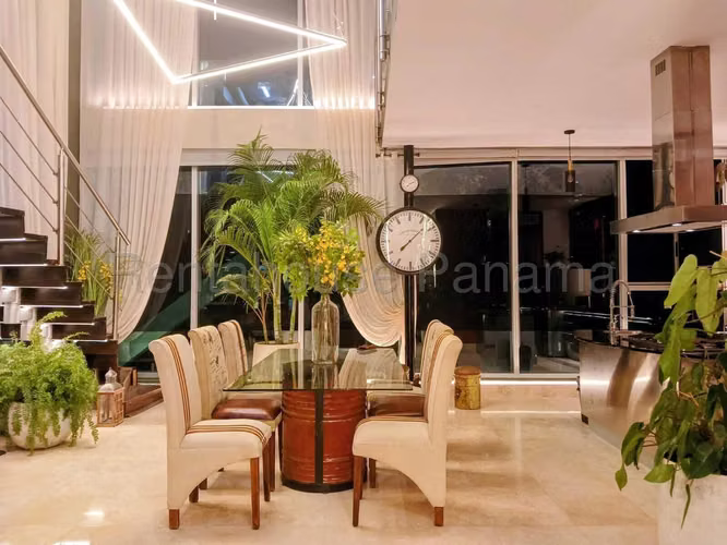 Apartamento tipo Loft de Lujo, Amoblado se alquila en Punta Pacífica
