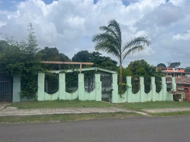 CASA EN VENTA EN LA CHORRERA. DDB27-1002