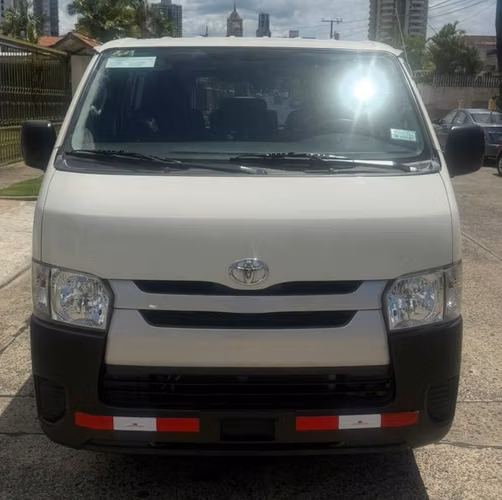 HIACE 2023   MANUAL EN 24,695 al CREDITO o al CONTADO - Imagen 3