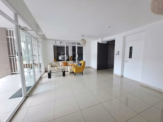 Apartamento en Via España I con balcón y remodelado