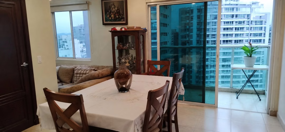 . Apartamento en El Cangrejo I con balcon y ubicación premium