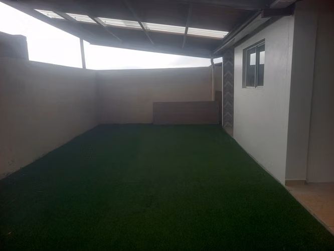 Se Alquila  casa completamente renovado. Precio negociable