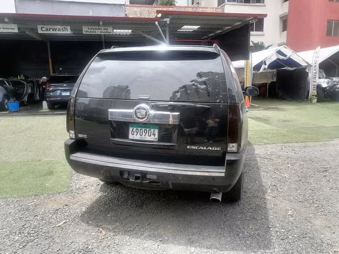 CADILLAC ESCALADE 2010 BUENAS CONDICIONES - Imagen 5