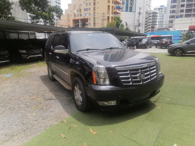 CADILLAC ESCALADE 2010 BUENAS CONDICIONES - Imagen 2