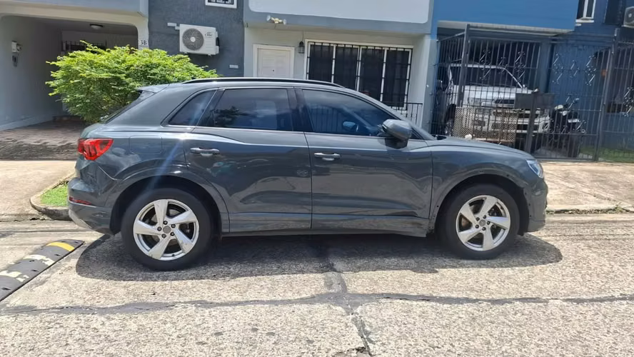 Audi Q3 Del 2019 BUEN ESTADO - Imagen 8