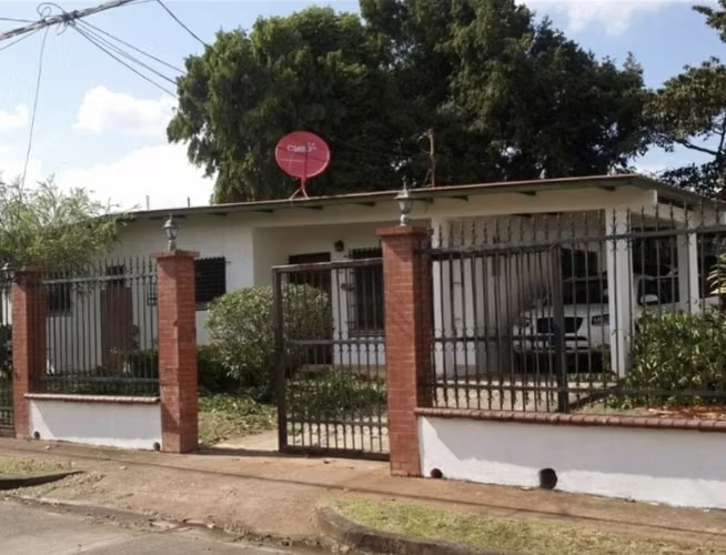 Alquiler de Redidencia  de Recámaras En Villa Zaíta.