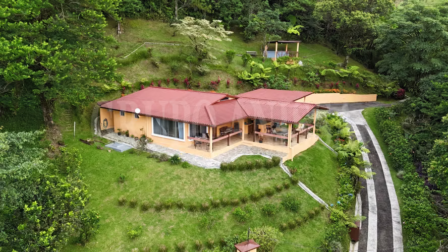 Oportunidad! Se Vende Casa en Altos del Maria - Zona Alta