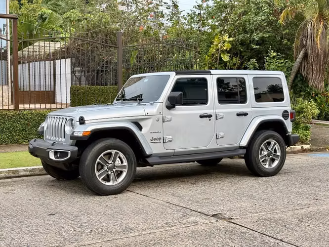 Jeep Wrangler JL 2022 4x4 Automático Solo 17 Mil KM