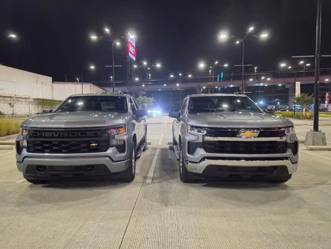 EN VENTA 2 CHEVROLET SILVERADO 2025 en 56,000 cada una