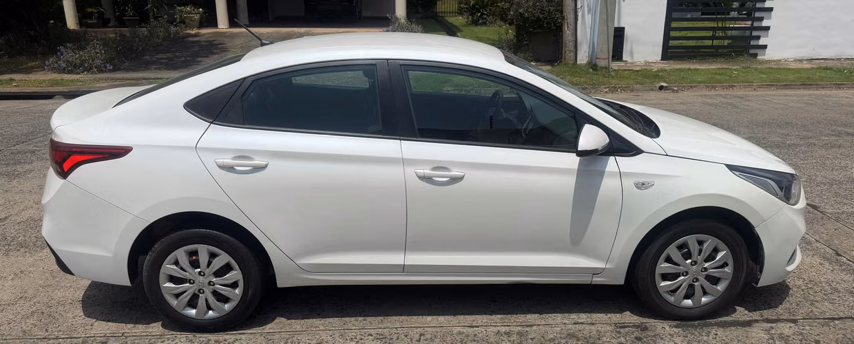 ACCENT SOLARIS  2023 AUTOMATICO EN 11,995 al CREDITO o al CONTADO