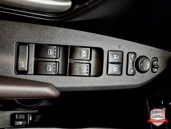 Toyota Yaris E 2024 Automática EK6037 - Imagen 13