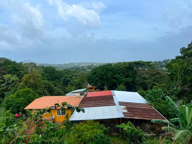 1,779 m² Terreno | 5Rec 4Baños | 2 Casas