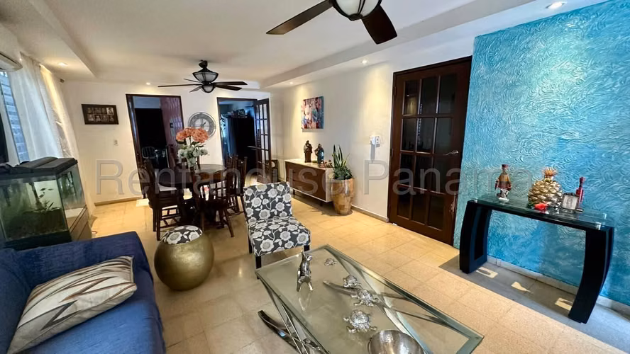 Casa en Venta en Chanis. 27-942.