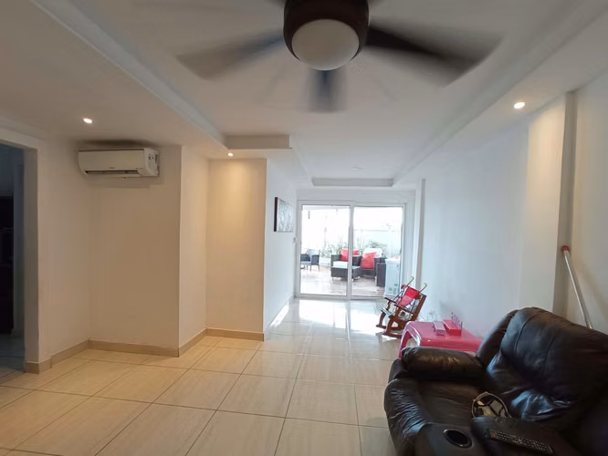 Casa en Venta en Brisas Del Golf. 27-972.