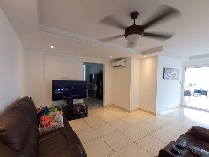 Casa en Venta en Brisas Del Golf. 27-972.