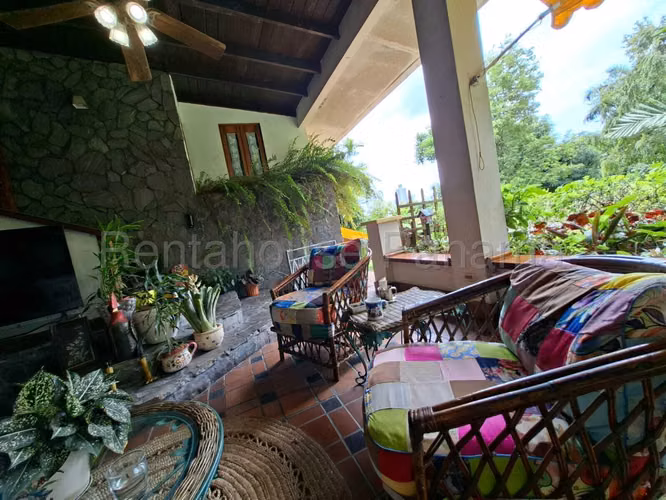 Casa en Venta en Los Angeles. 27-410.