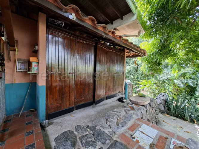 Casa en Venta en Los Angeles. 27-410.