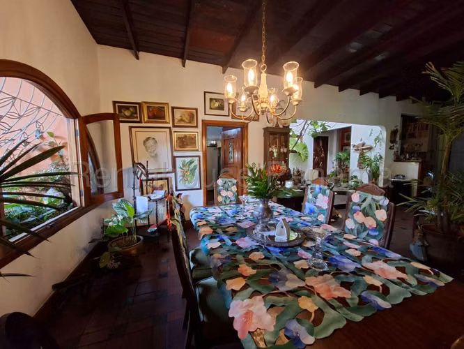 Casa en Venta en Los Angeles. 27-410.