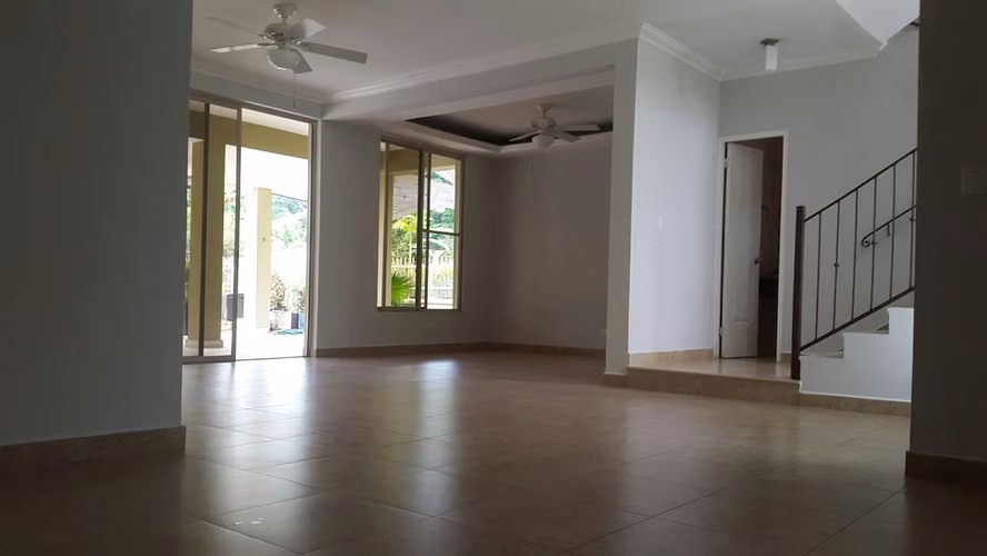 Embassy Gardens. 555mts 4r 3.5b studio pool $755,000.00neg