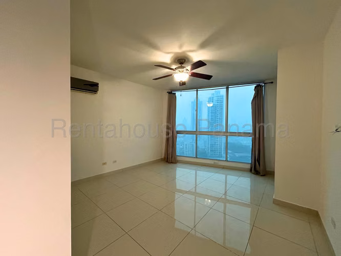 Apartamento en Venta en San Francisco. 27-861.
