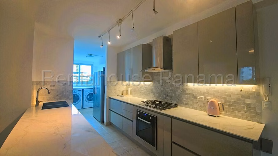 Se Alquila Apartamento en El Cangrejo MDV27-1003