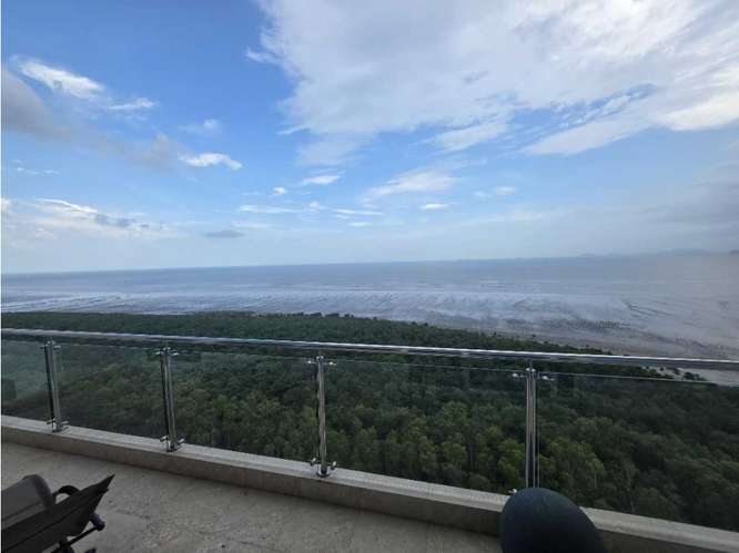 Venta o Alquiler de apartamento en Avenida del Mar, Costa del Este.