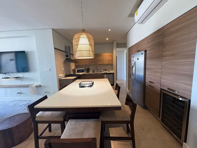 Venta de Apartamento frente al mar con piscina infinita y espectaculares vistas al atardecer