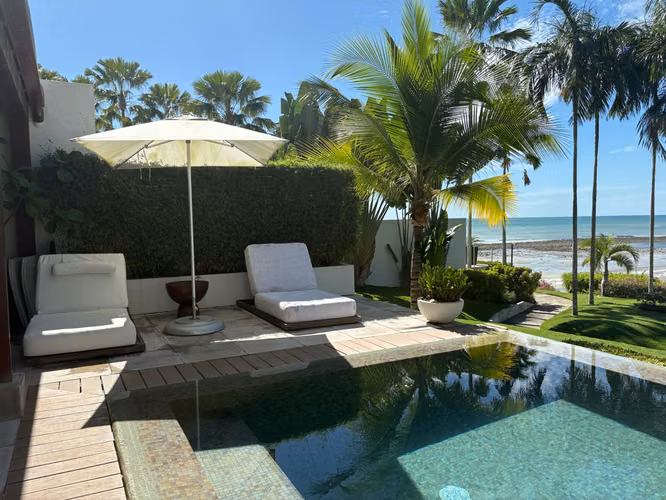 Venta de Apartamento frente al mar con piscina infinita y espectaculares vistas al atardecer