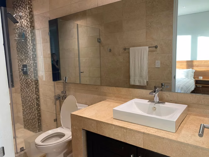 Venta de Apartamento frente al mar con piscina infinita y espectaculares vistas al atardecer