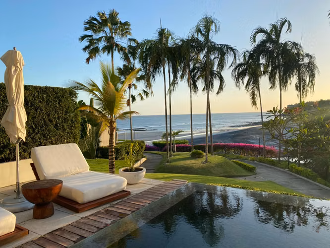 For sale Spectacular Oceanfront Apartment with Infinity Pool and Stunning Sunset Views